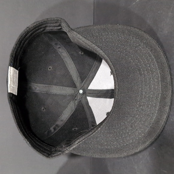 Jordan Jump Men's Black Fitted Basketball Sports Cap. - Picture 5 of 6